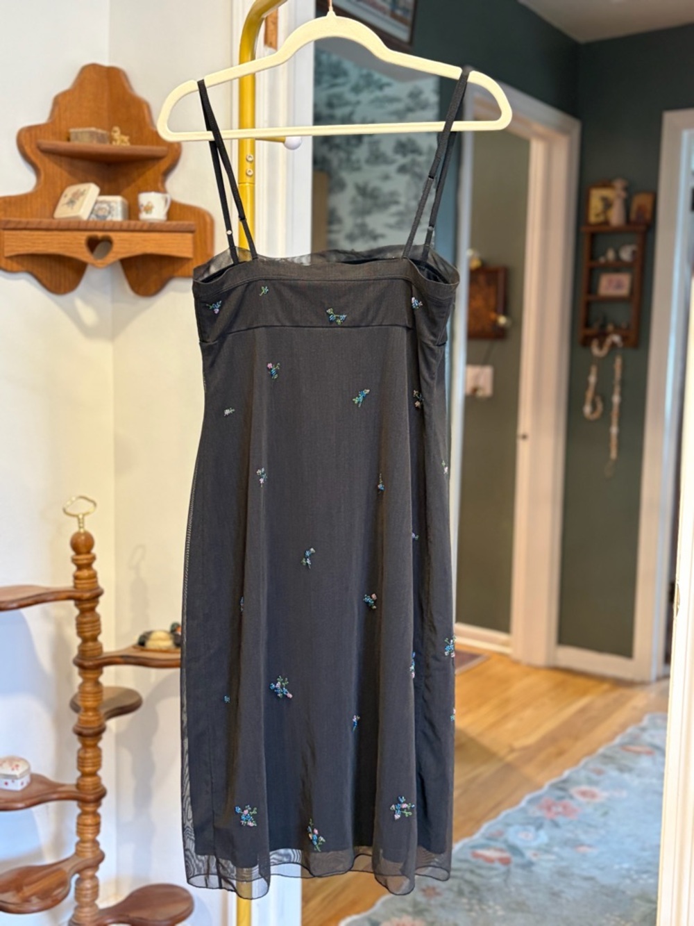 Black BCBG Maxazria vintage Floral-Embroidered Beaded Slip Dress - Women - Picture 6 of 11